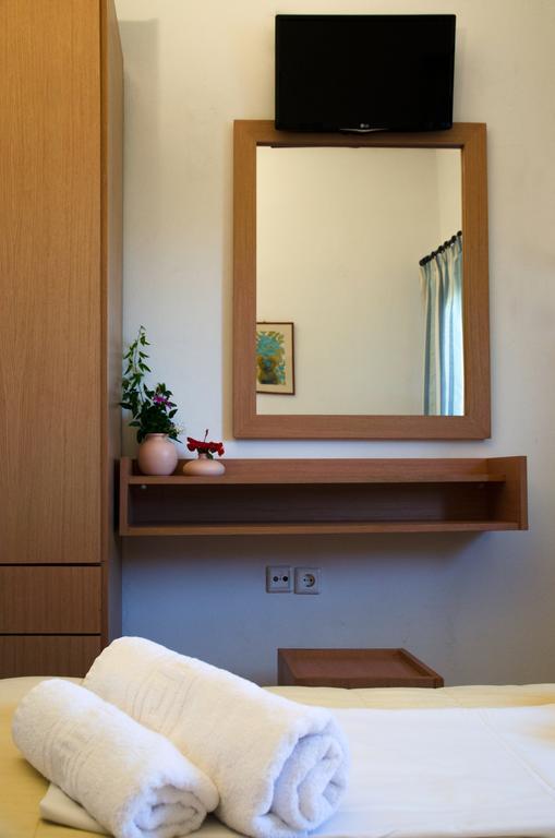 Yialos Studios-Apartments Makrýgialos Exteriér fotografie